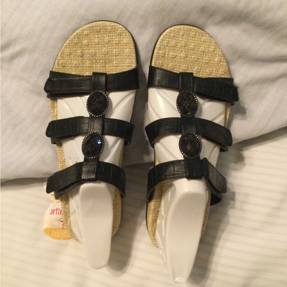 NWT Orthaheel black slides, size EU 40, 9 US - Picture 1 of 9